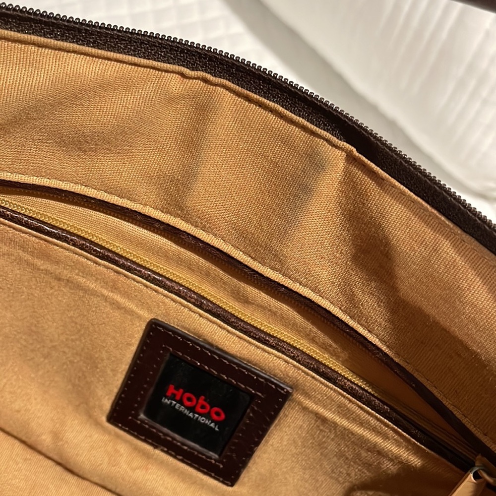 Hobo brown leather handbag, zipper. Gently used on the bottom corners, see pics - Picture 6 of 8
